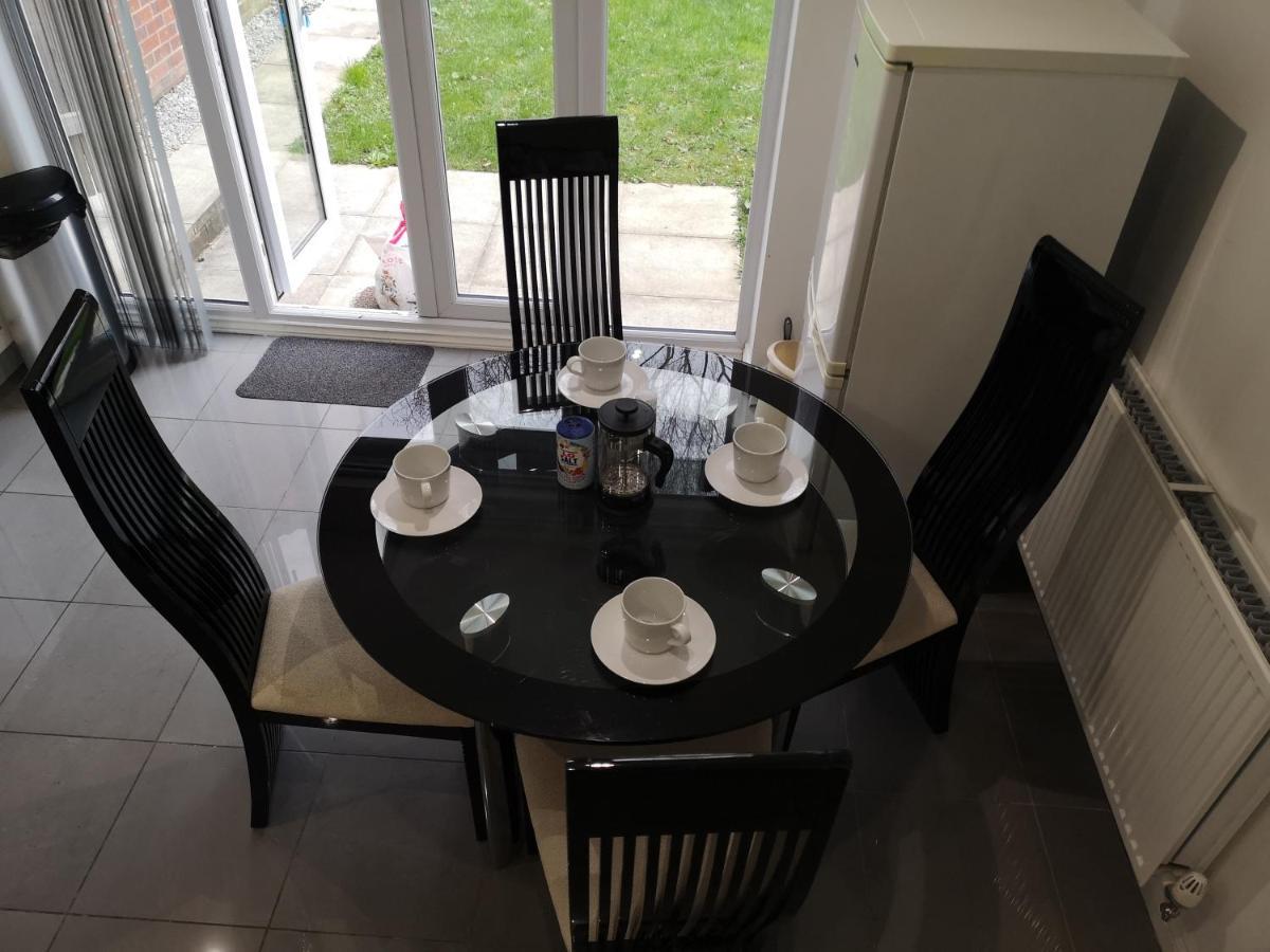 Nightingale Gardens - 4 Bed Detached House - Manchester Appartement Buitenkant foto