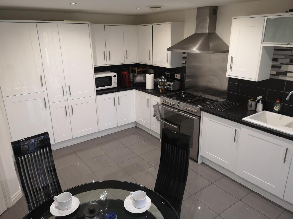 Nightingale Gardens - 4 Bed Detached House - Manchester Appartement Buitenkant foto
