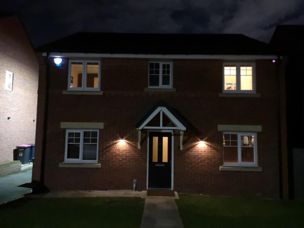 Nightingale Gardens - 4 Bed Detached House - Manchester Appartement Buitenkant foto