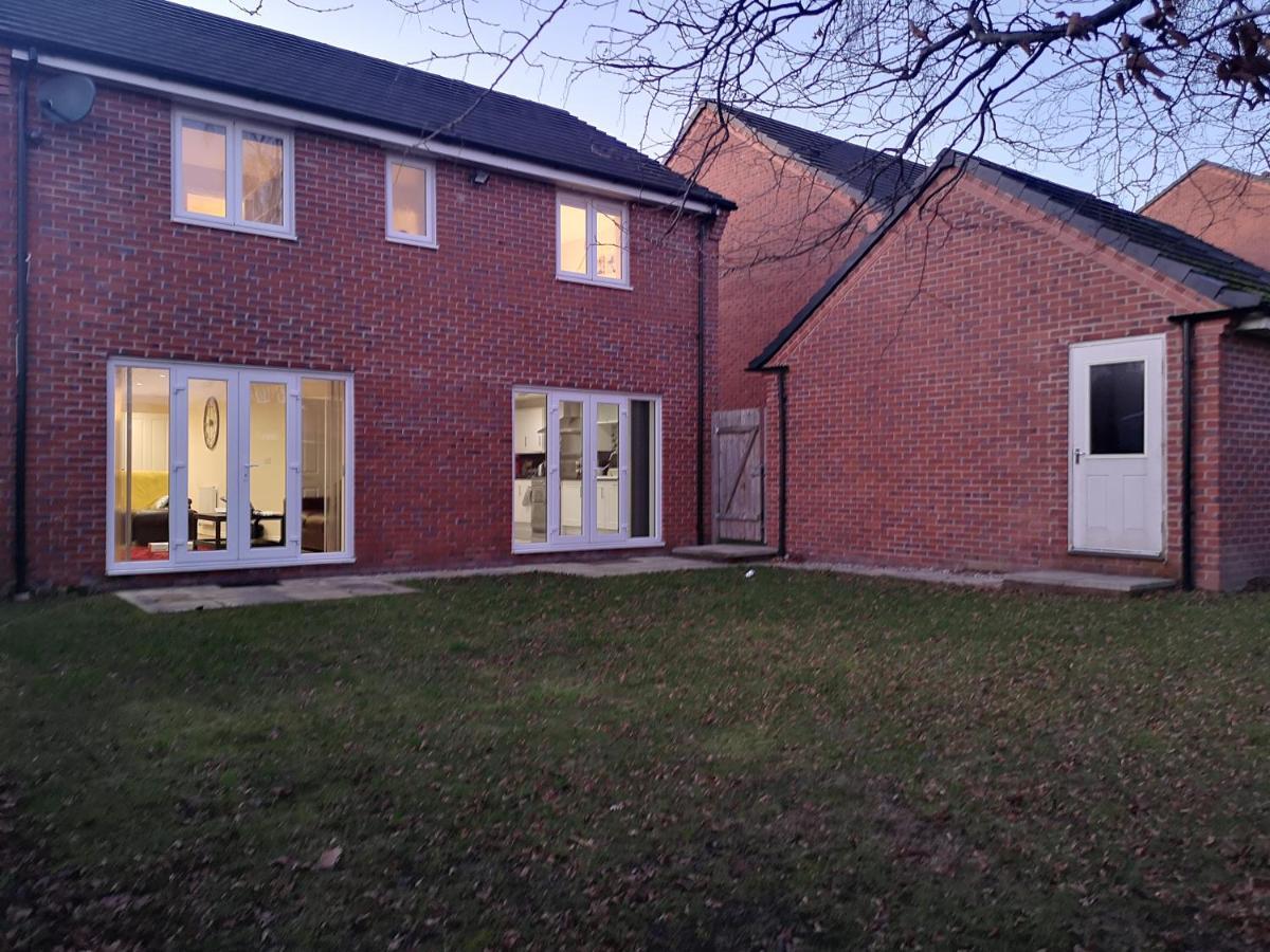 Nightingale Gardens - 4 Bed Detached House - Manchester Appartement Buitenkant foto