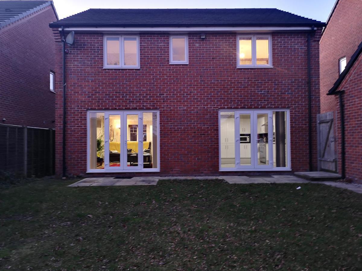 Nightingale Gardens - 4 Bed Detached House - Manchester Appartement Buitenkant foto