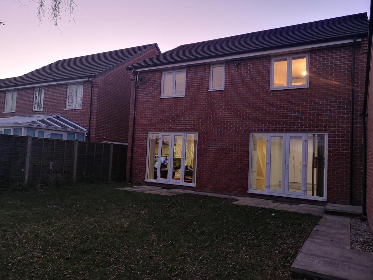 Nightingale Gardens - 4 Bed Detached House - Manchester Appartement Buitenkant foto